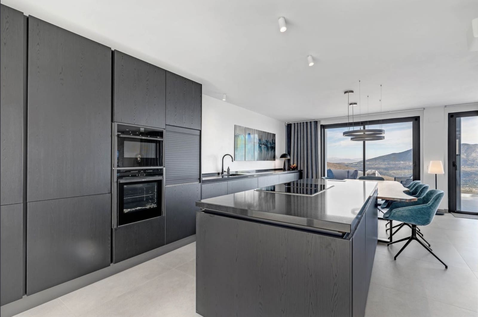 3 bedroom Semi-detached Villa for sale in Marbella with pool garage - € 1,095,000 (Ref: 10131389)