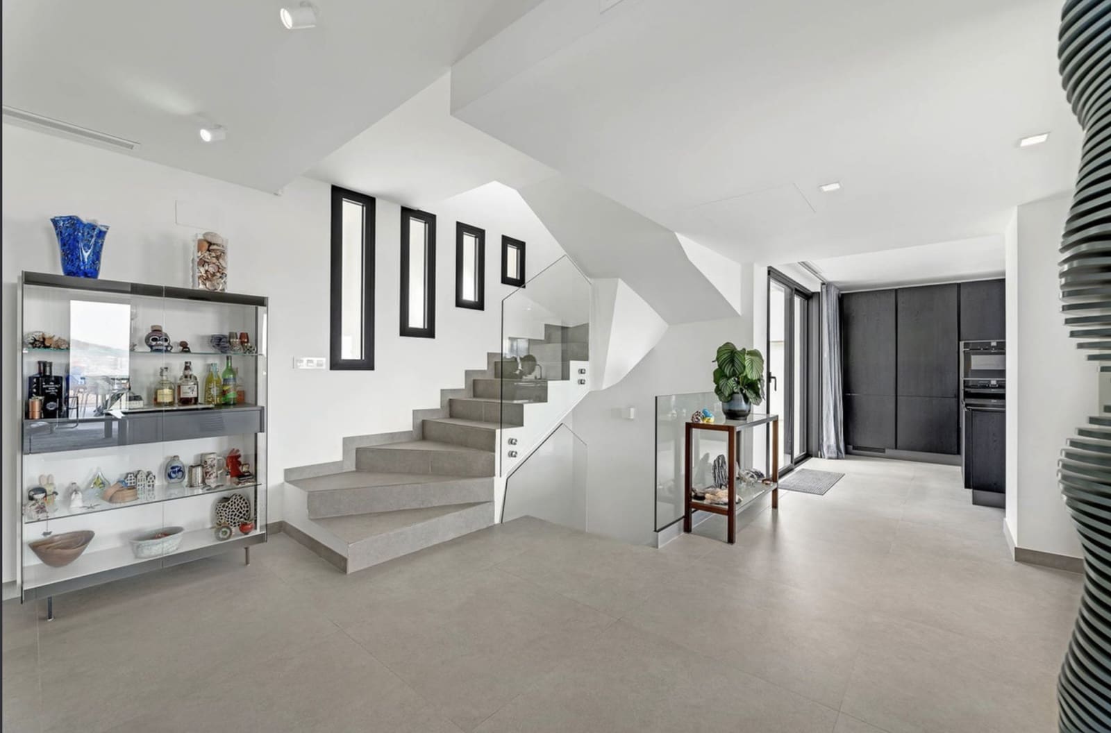 3 bedroom Semi-detached Villa for sale in Marbella with pool garage - € 1,095,000 (Ref: 10131389)