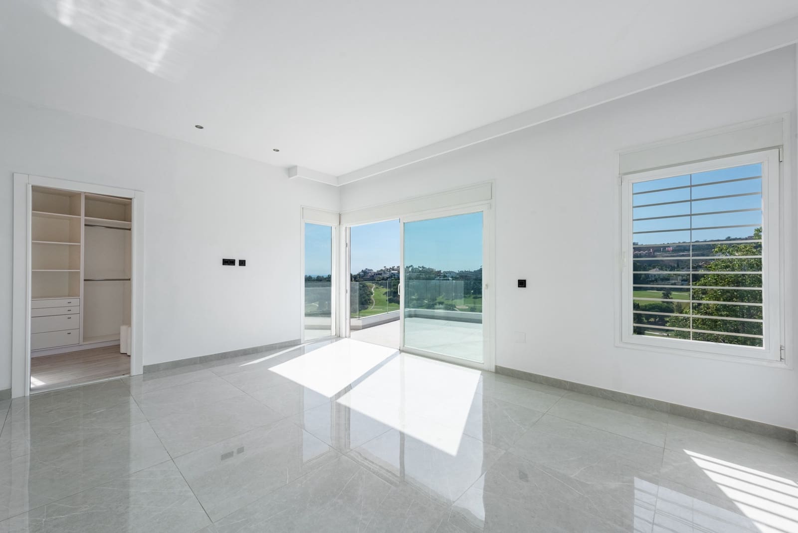 5 soverom Villa til salgs i Benahavis med svømmebasseng garasje - € 1 600 000 (Ref: 10131390)