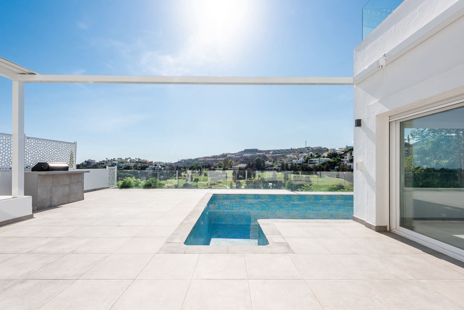 5 soverom Villa til salgs i Benahavis med svømmebasseng garasje - € 1 600 000 (Ref: 10131390)