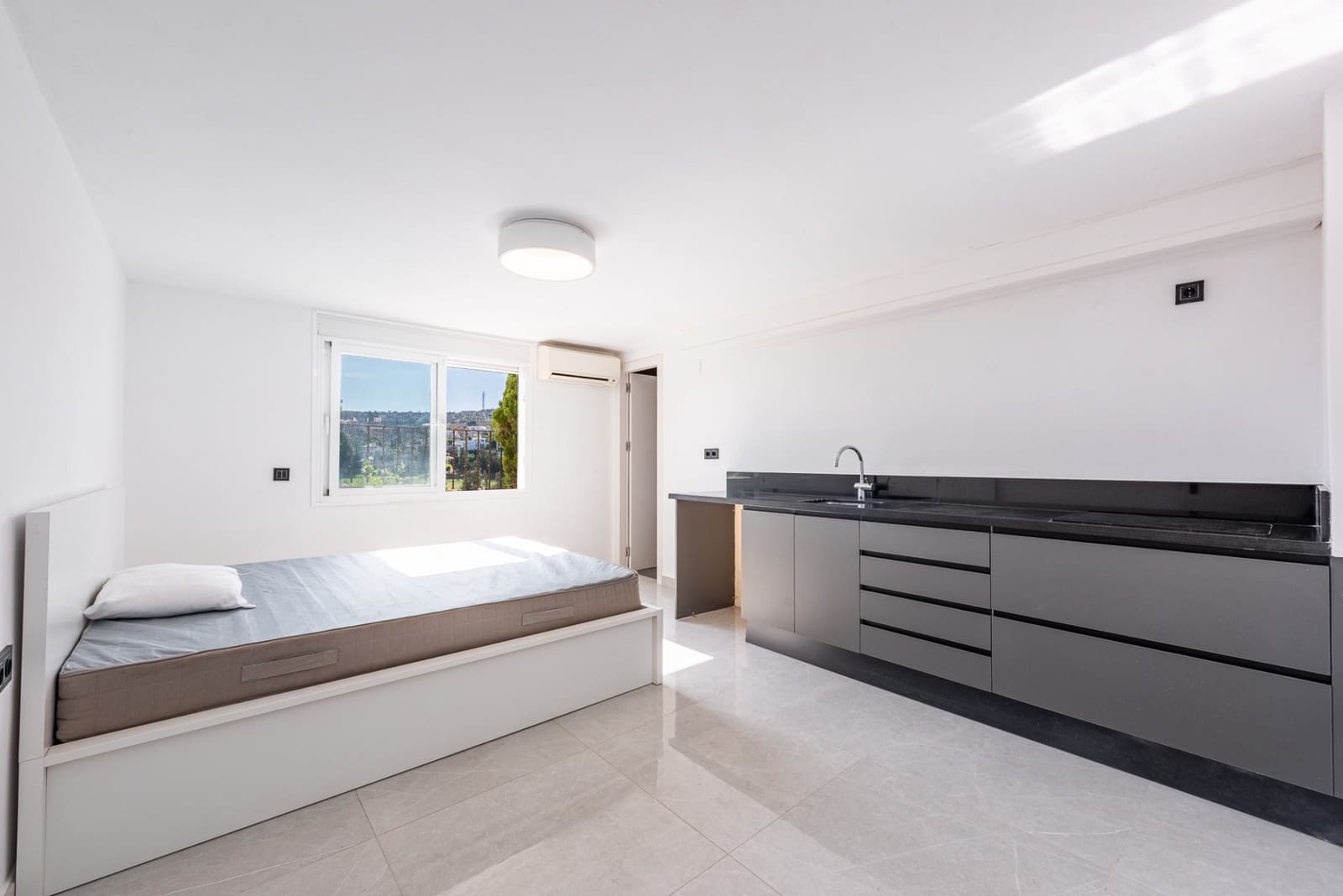 5 soverom Villa til salgs i Benahavis med svømmebasseng garasje - € 1 600 000 (Ref: 10131390)