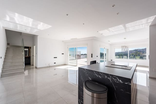 Chalet de 5 habitaciones en El Paraíso, Benahavís en venta con piscina garaje - 1.600.000 € (Ref: 10131390)