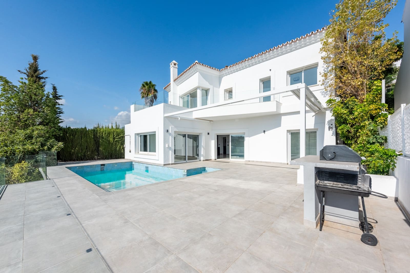 5 soverom Villa til salgs i Benahavis med svømmebasseng garasje - € 1 600 000 (Ref: 10131390)