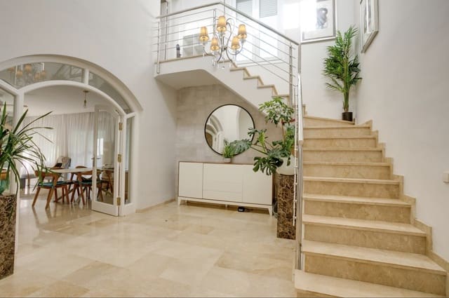 3 camera da letto Villetta Bifamiliare in vendita in El Paraiso, Estepona con piscina garage - 1.500.000 € (Rif: 10131391)