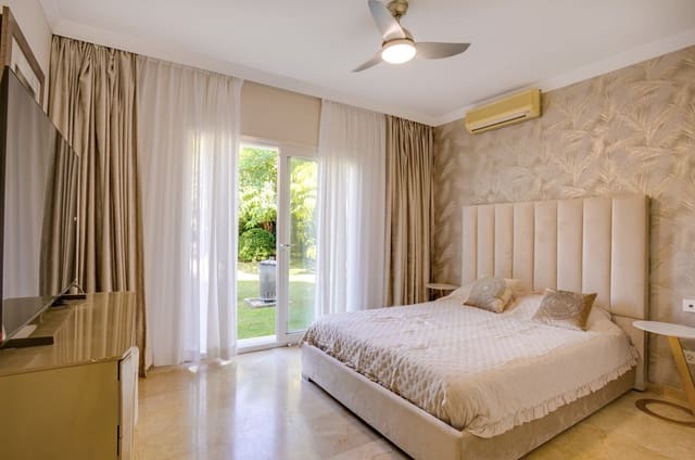 3 camera da letto Villetta Bifamiliare in vendita in El Paraiso, Estepona con piscina garage - 1.500.000 € (Rif: 10131391)