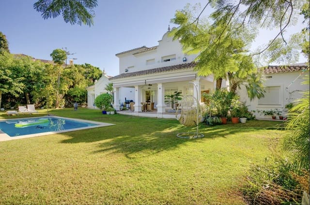3 camera da letto Villetta Bifamiliare in vendita in El Paraiso, Estepona con piscina garage - 1.500.000 € (Rif: 10131391)