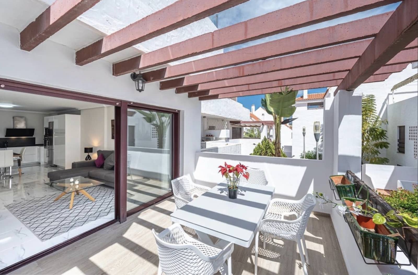 3 soveværelse Lejlighed til salg i Nueva Andalucia med swimmingpool garage - € 730.000 (Ref: 10131392)