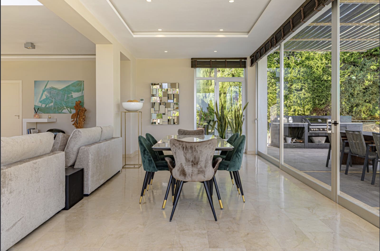 3 bedroom Villa for sale in Marbella with pool - € 2,395,000 (Ref: 10131392)