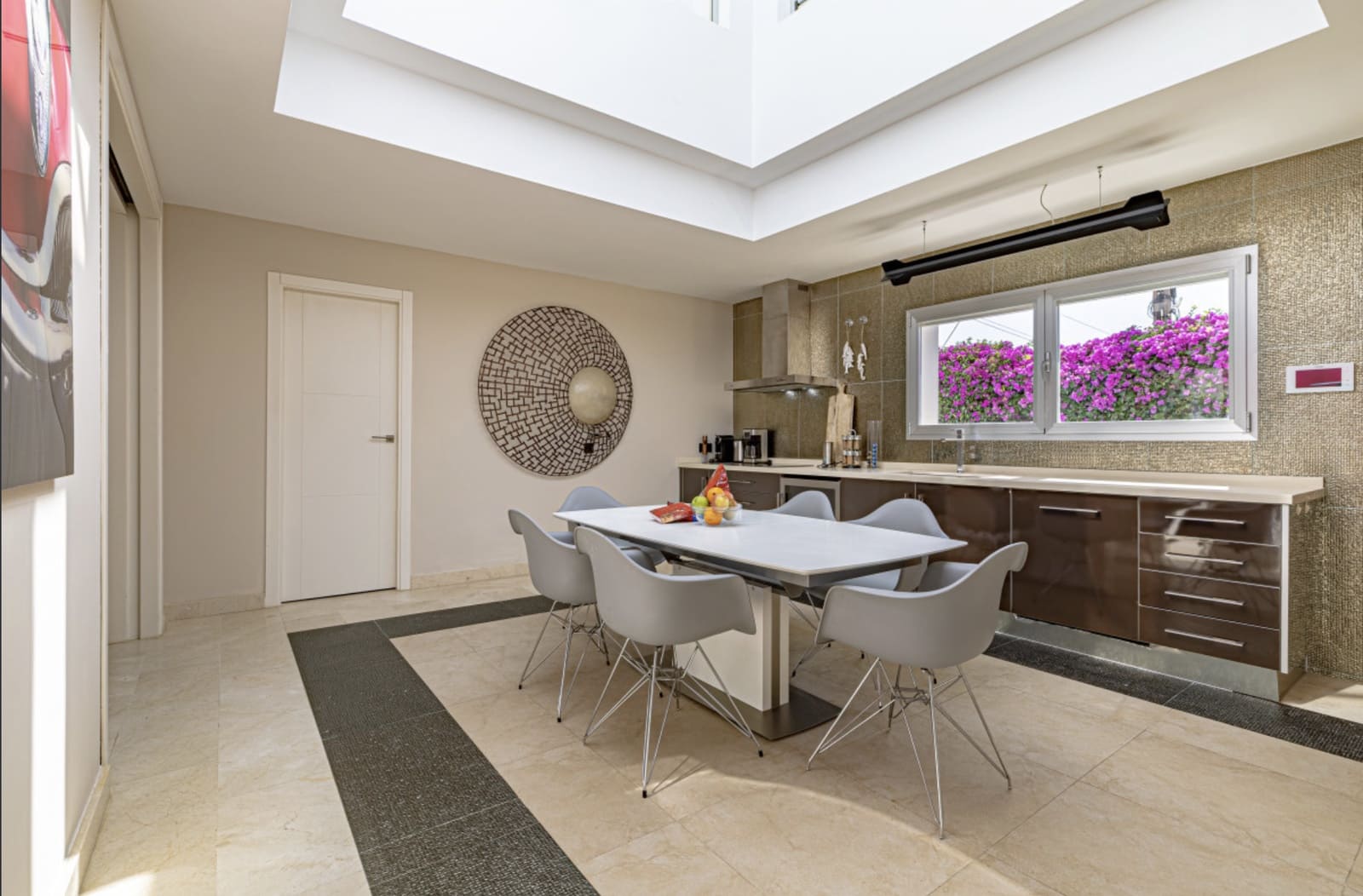 3 bedroom Villa for sale in Marbella with pool - € 2,395,000 (Ref: 10131392)