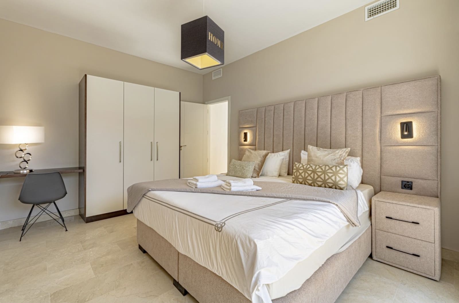 3 bedroom Villa for sale in Marbella with pool - € 2,395,000 (Ref: 10131392)