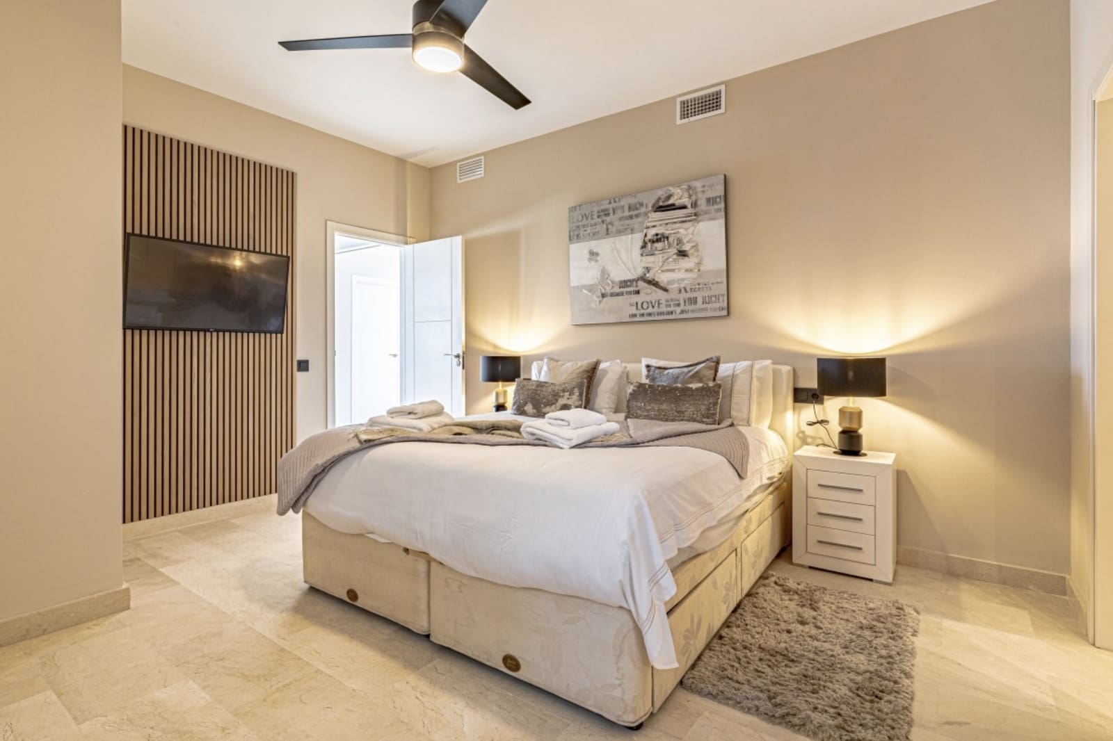 3 bedroom Villa for sale in Marbella with pool - € 2,395,000 (Ref: 10131392)