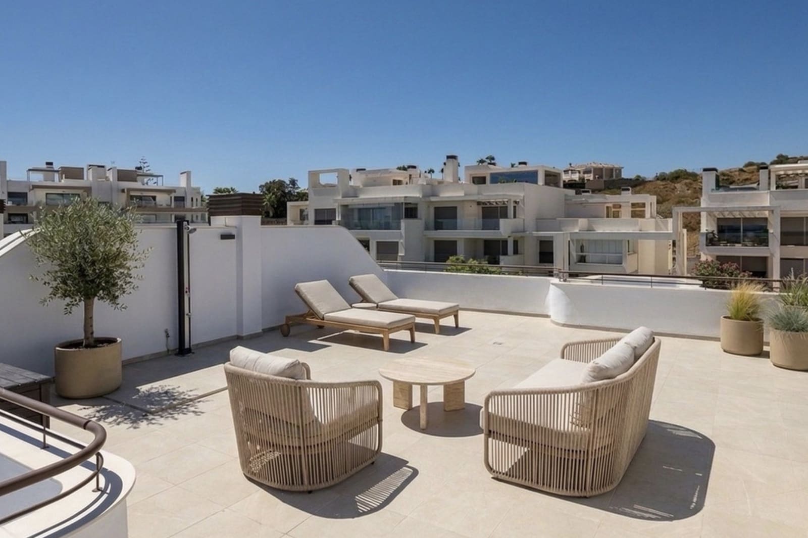 3 quarto Penthouse para venda em Estepona com piscina garagem - 1 040 000 € (Ref: 10131393)