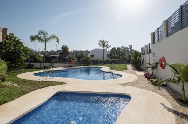 3 chambre Maison de Ville à vendre à El Paraiso, Estepona avec piscine garage - 549 000 € (Ref: 10131396)