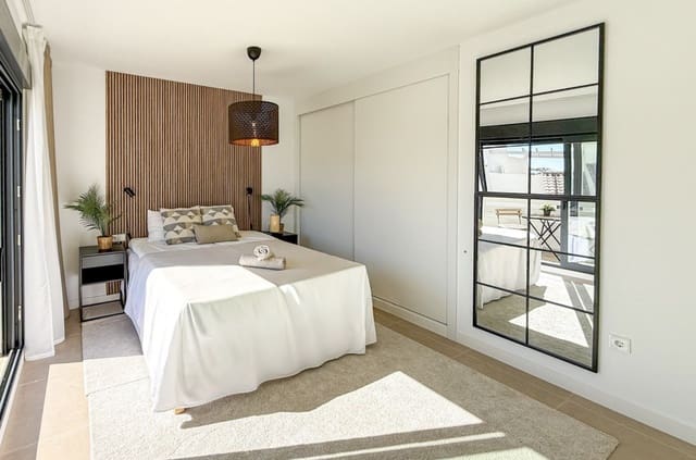 3 chambre Maison de Ville à vendre à El Paraiso, Estepona avec piscine garage - 549 000 € (Ref: 10131396)
