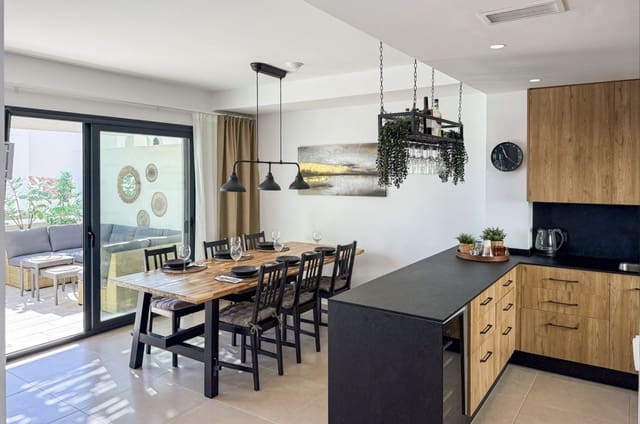 3 chambre Maison de Ville à vendre à El Paraiso, Estepona avec piscine garage - 549 000 € (Ref: 10131396)
