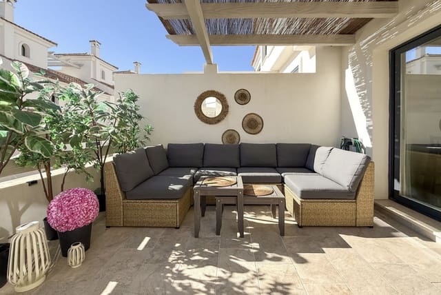 3 chambre Maison de Ville à vendre à El Paraiso, Estepona avec piscine garage - 549 000 € (Ref: 10131396)
