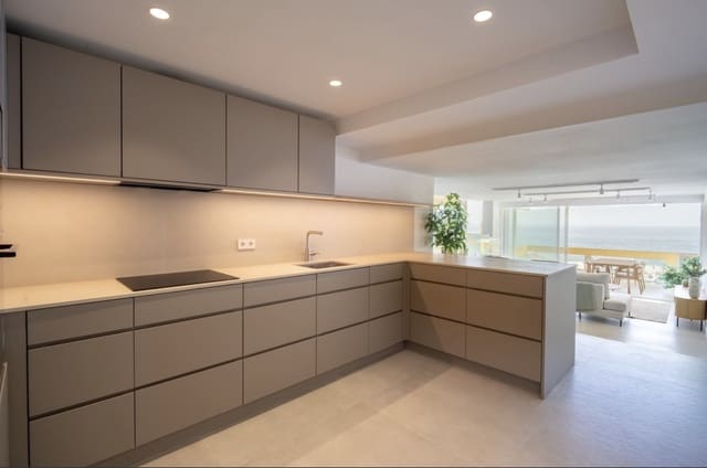 3 sypialnia Apartament na sprzedaż w Marbella z basenem garażem - 1 440 000 € (Ref: 10131398)