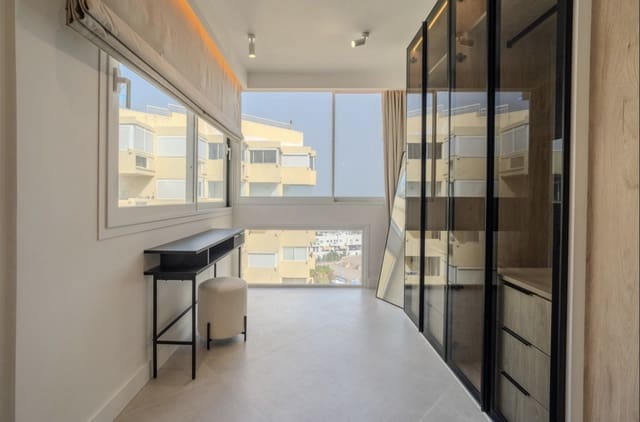 3 sypialnia Apartament na sprzedaż w Marbella z basenem garażem - 1 440 000 € (Ref: 10131398)