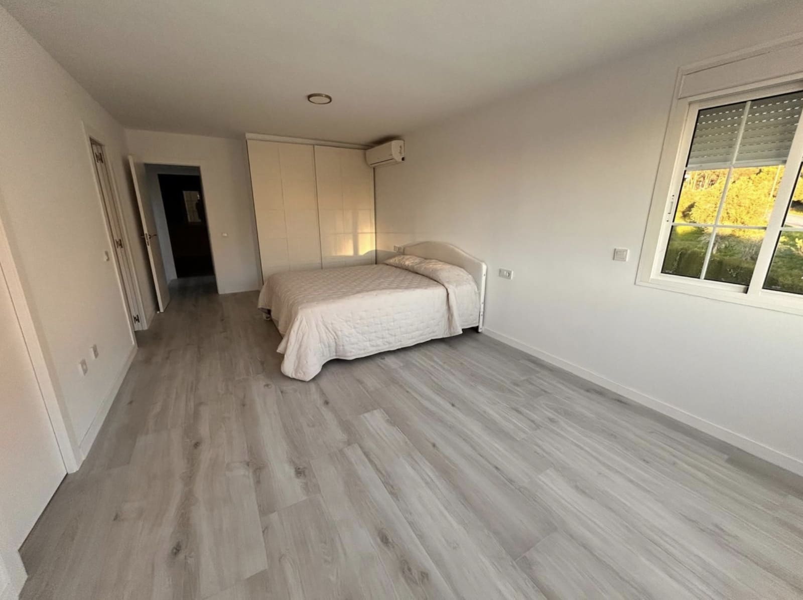 4 soveværelse Semi-Rækkehus til salg i Marbella med swimmingpool garage - € 1.035.000 (Ref: 10135920)