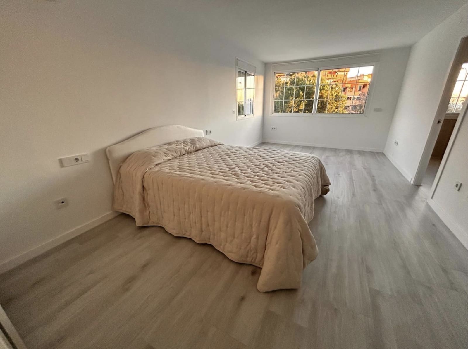 4 soveværelse Semi-Rækkehus til salg i Marbella med swimmingpool garage - € 1.035.000 (Ref: 10135920)