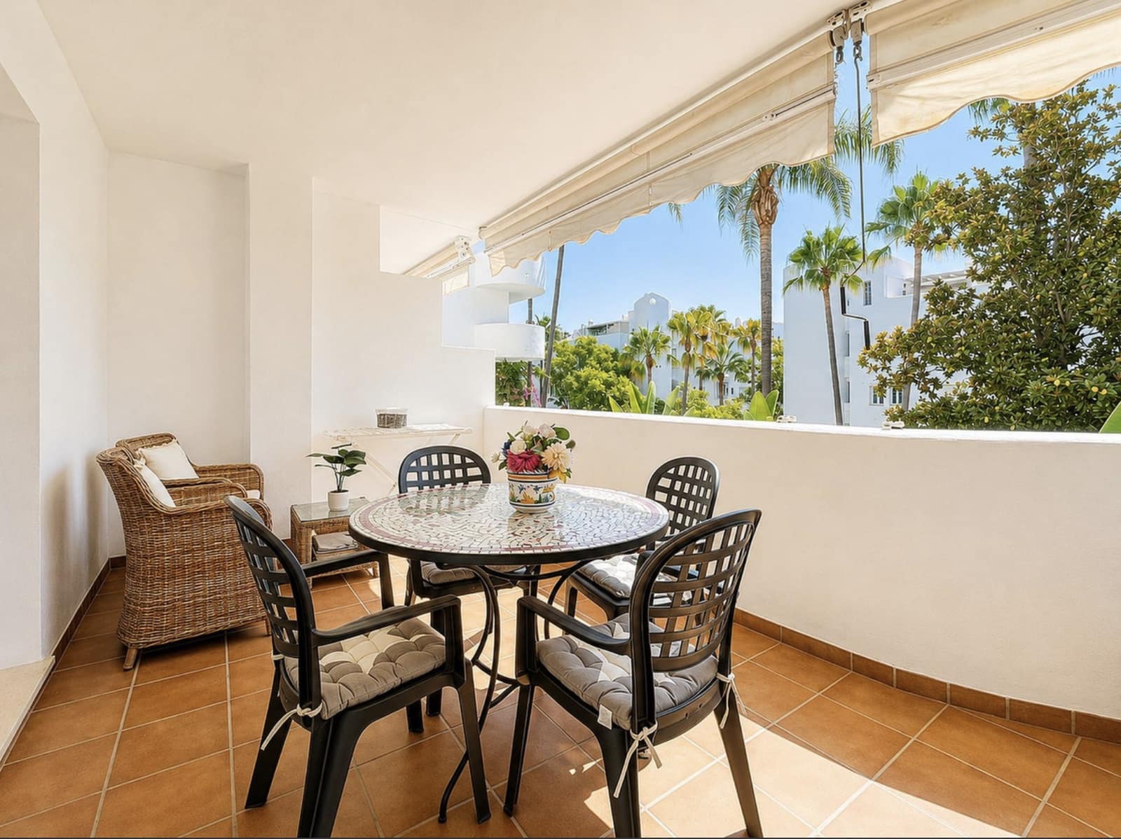 3 bedroom Apartment for sale in Marbella with pool garage - € 800,000 (Ref: 10135925)
