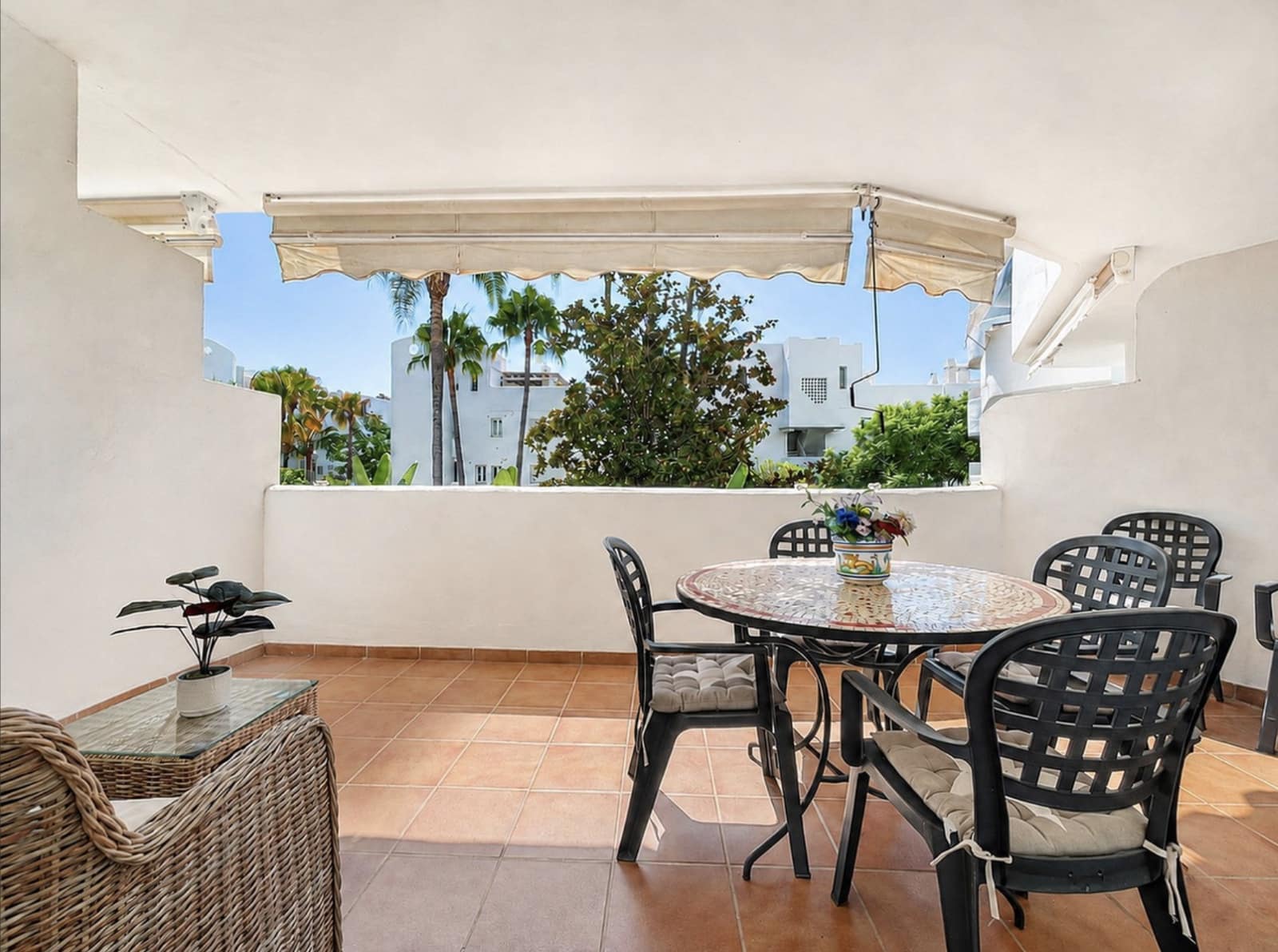 3 bedroom Apartment for sale in Marbella with pool garage - € 800,000 (Ref: 10135925)