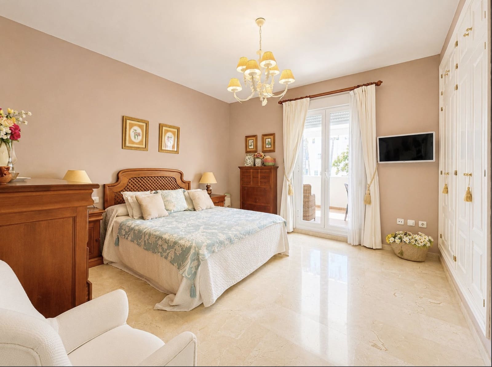 3 bedroom Apartment for sale in Marbella with pool garage - € 800,000 (Ref: 10135925)