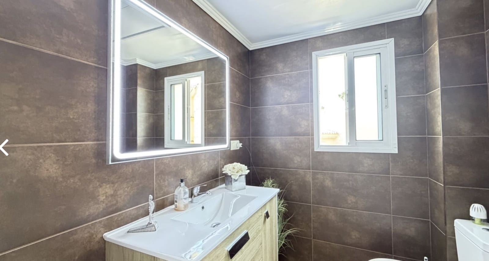 Ático de 3 habitaciones en Estepona en venta con piscina garaje - 895.000 € (Ref: 10135928)