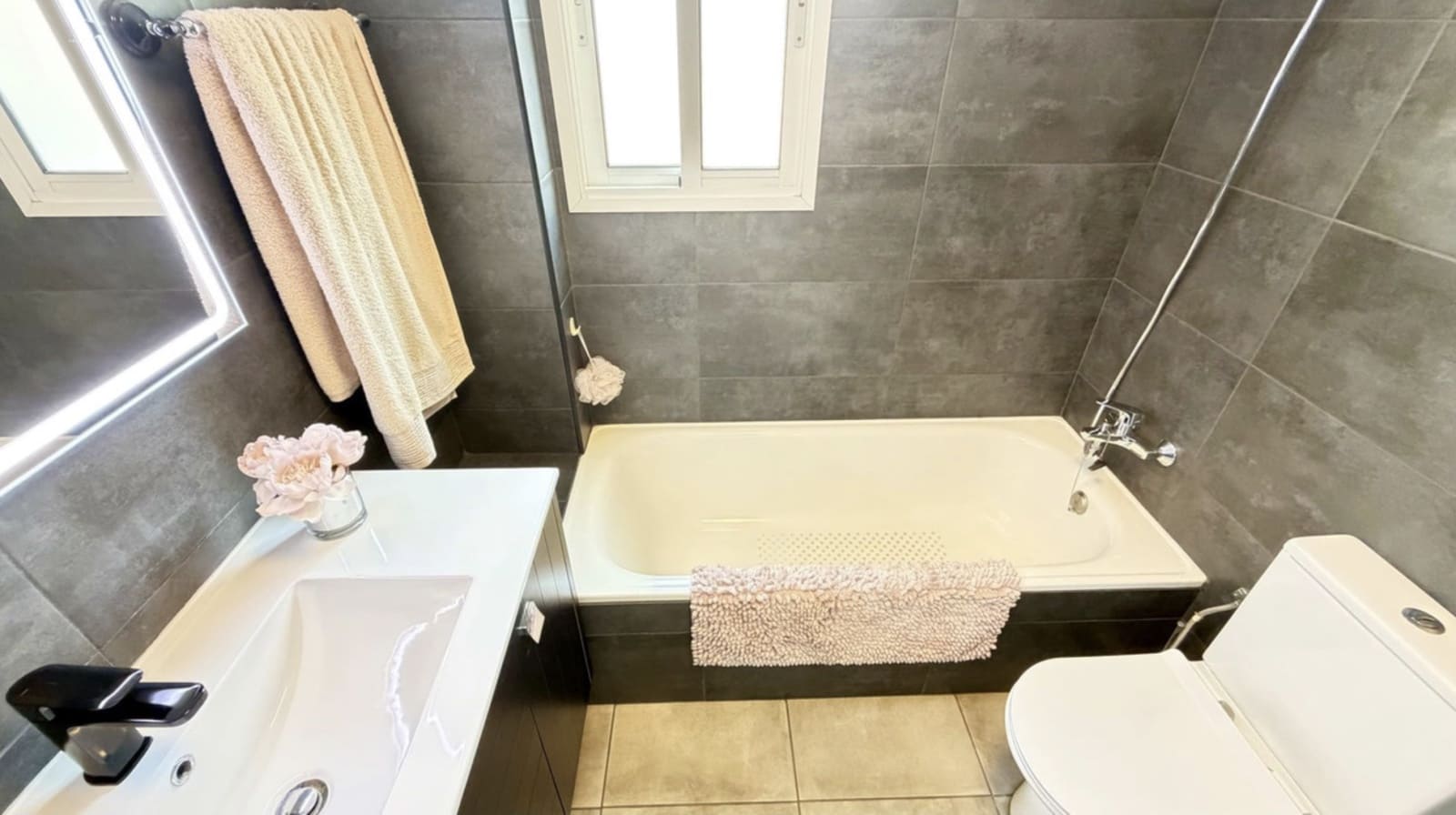 Ático de 3 habitaciones en Estepona en venta con piscina garaje - 895.000 € (Ref: 10135928)