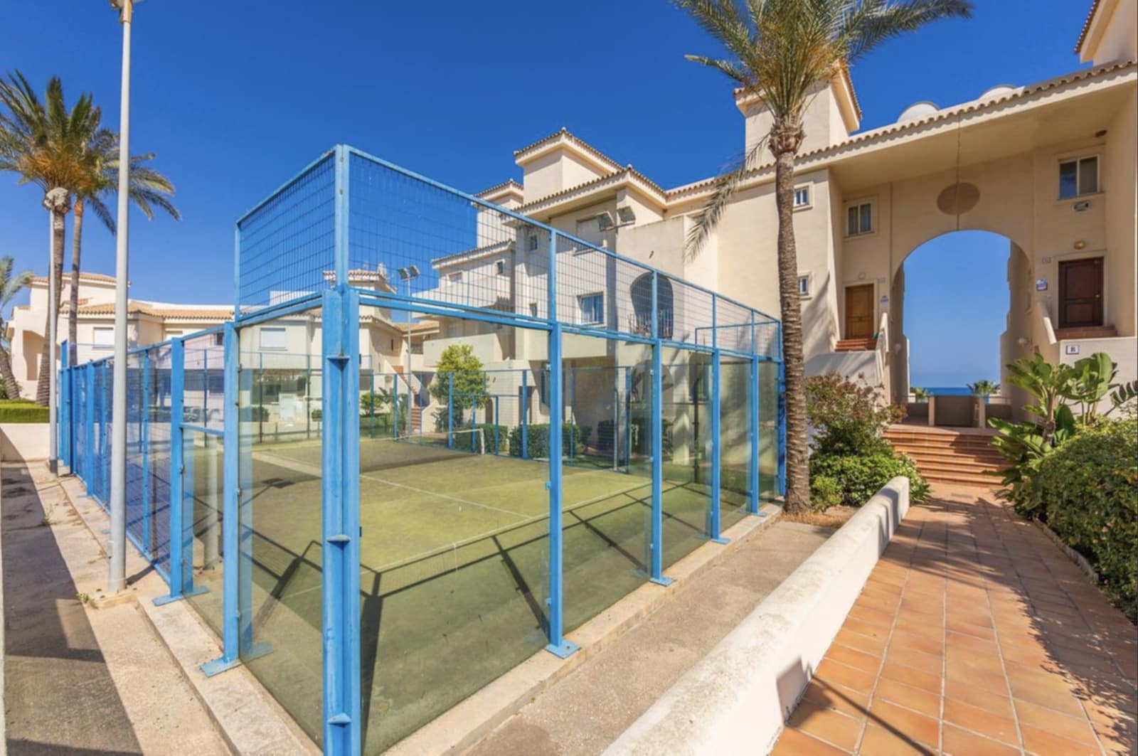 Ático de 3 habitaciones en Estepona en venta con piscina garaje - 895.000 € (Ref: 10135928)