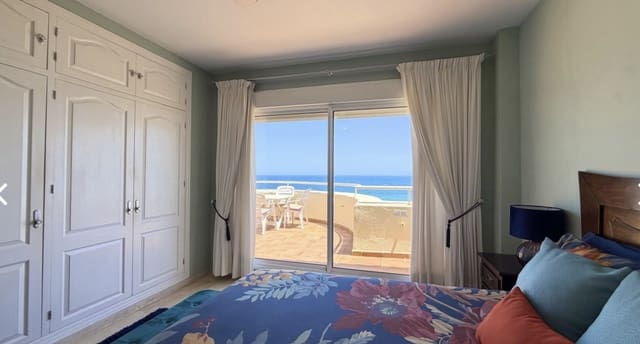 Ático de 3 habitaciones en Estepona en venta con piscina garaje - 895.000 € (Ref: 10135928)