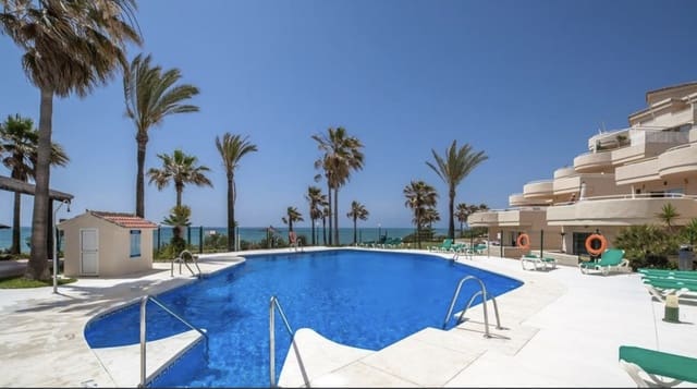 Ático de 3 habitaciones en Estepona en venta con piscina garaje - 895.000 € (Ref: 10135928)
