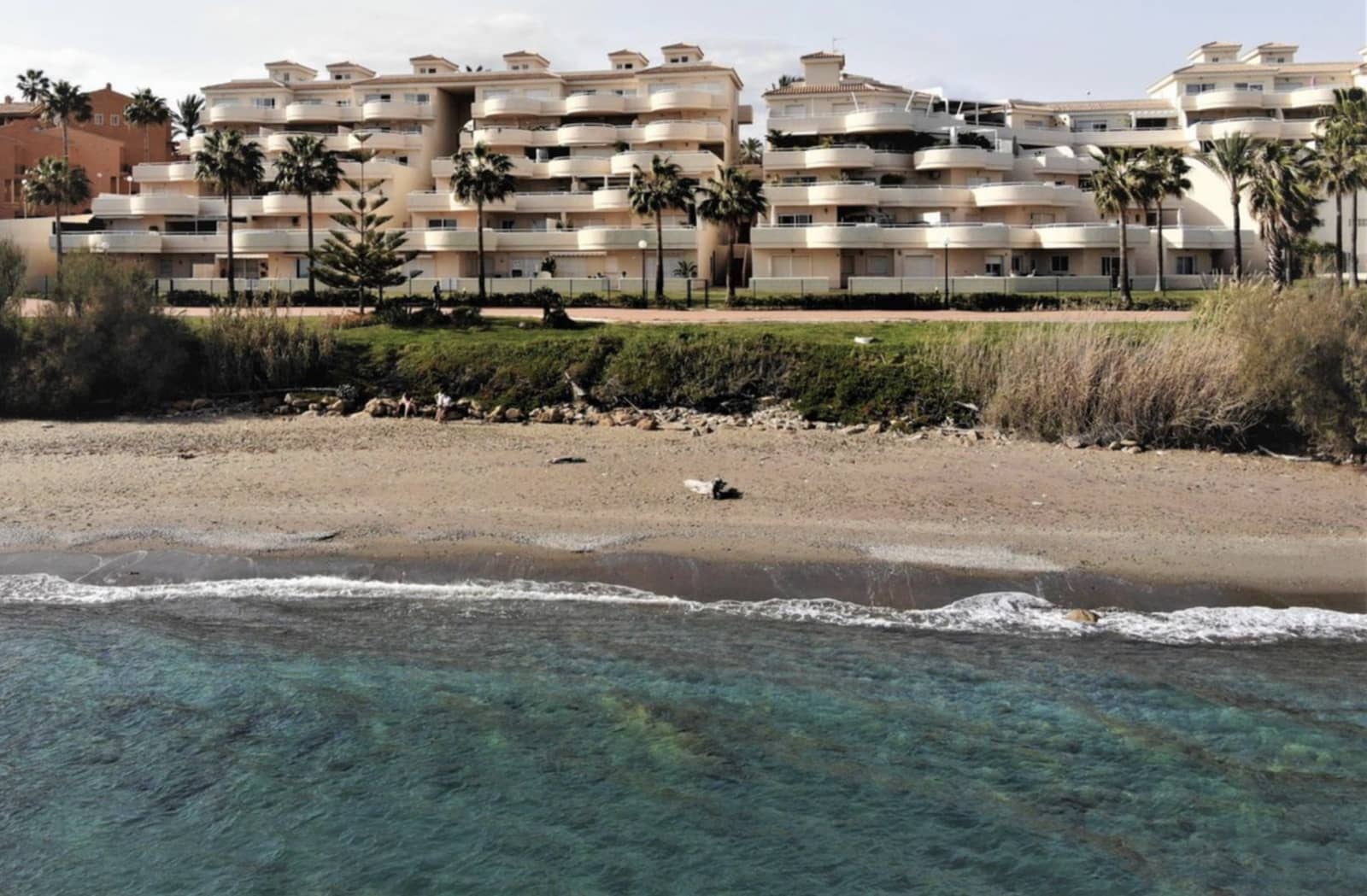 Ático de 3 habitaciones en Estepona en venta con piscina garaje - 895.000 € (Ref: 10135928)