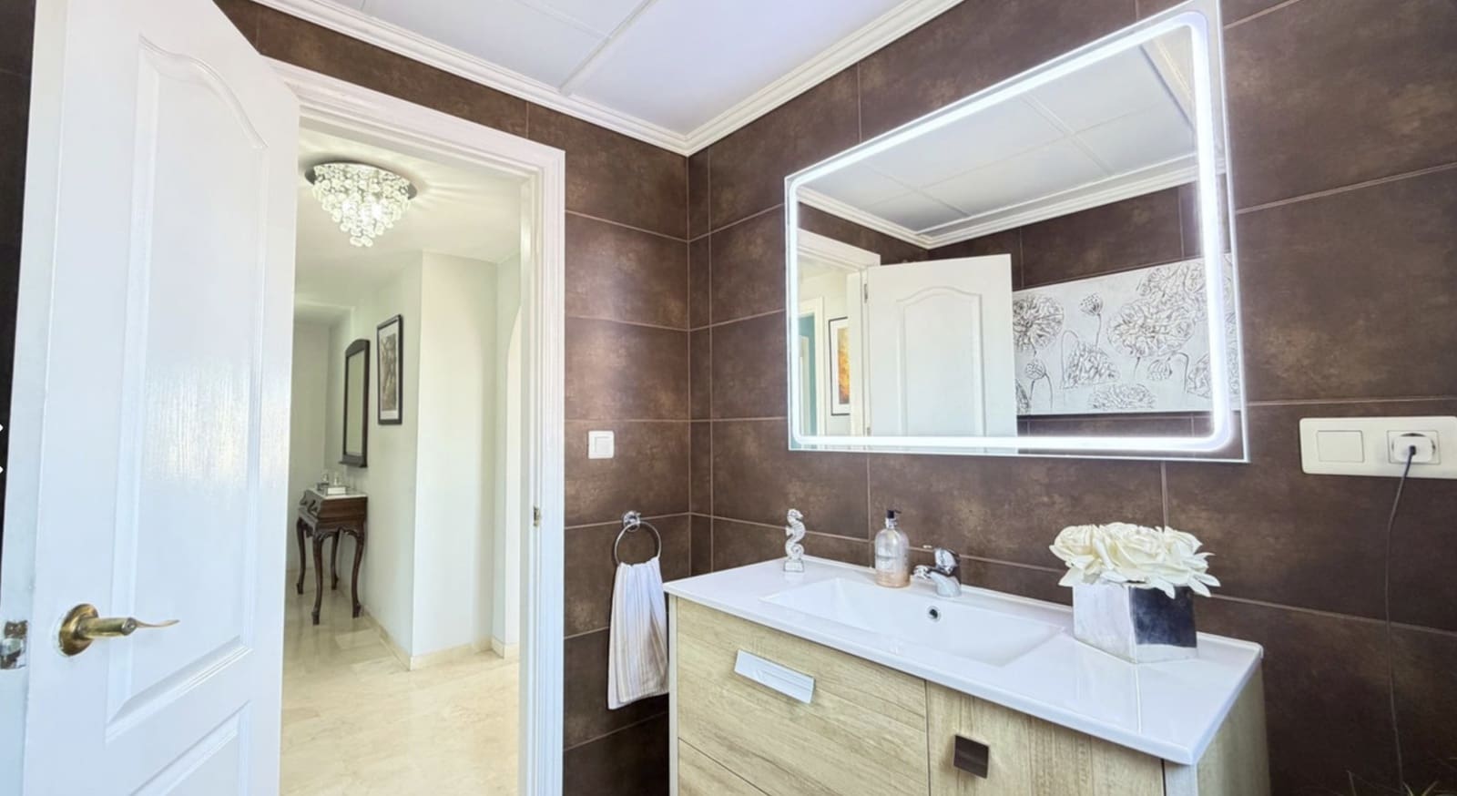 Ático de 3 habitaciones en Estepona en venta con piscina garaje - 895.000 € (Ref: 10135928)