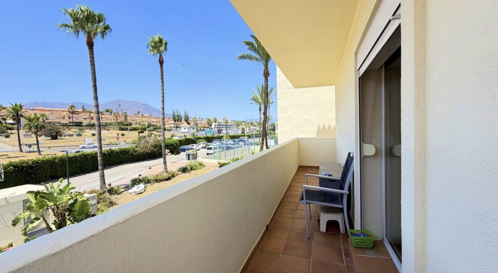 Ático de 3 habitaciones en Estepona en venta con piscina garaje - 895.000 € (Ref: 10135928)