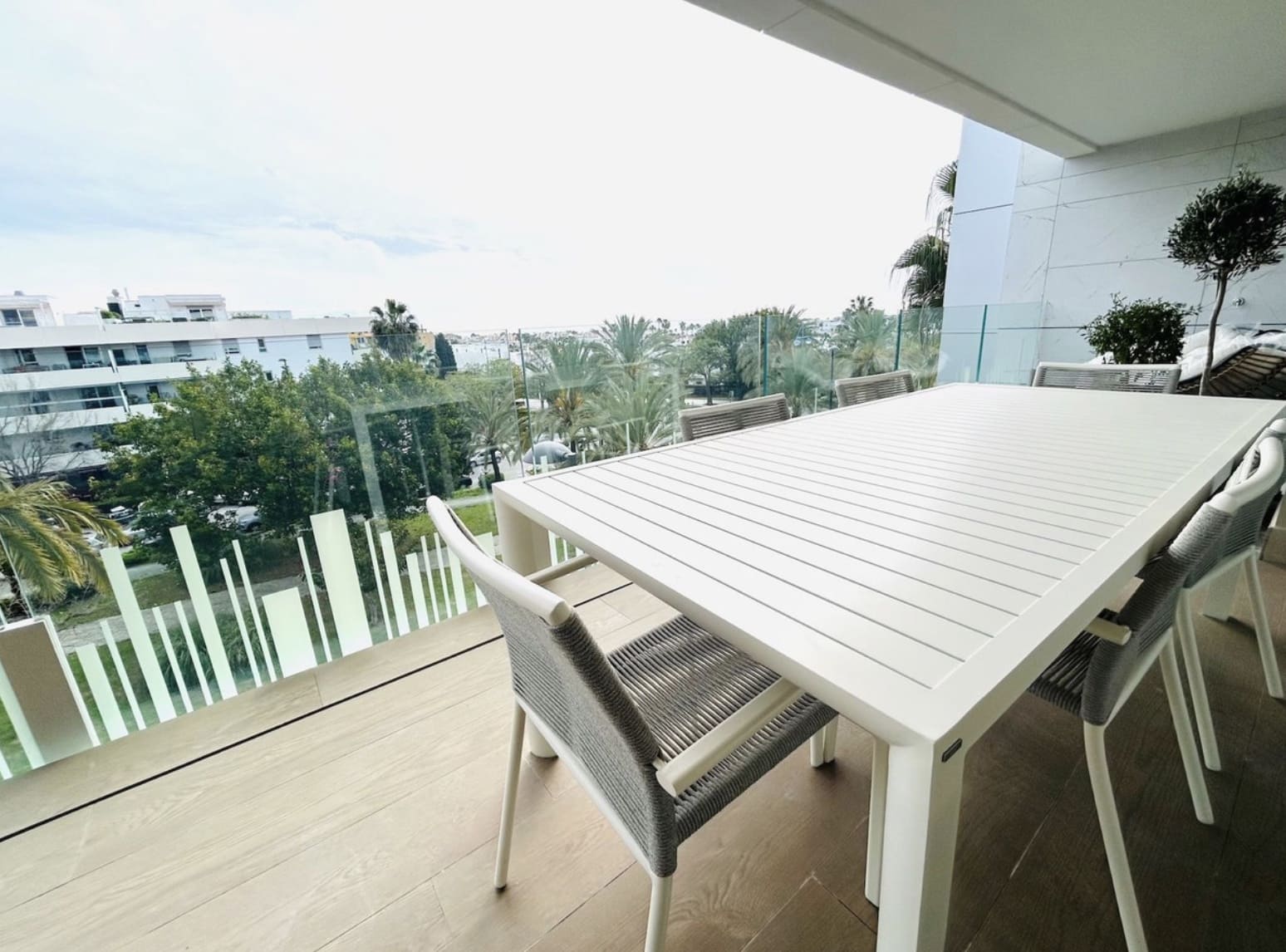 3 bedroom Apartment for sale in San Pedro de Alcantara with pool garage - € 1,100,000 (Ref: 10139404)