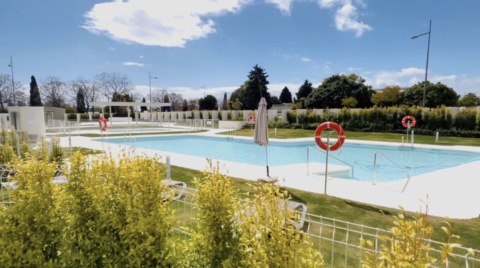 3 bedroom Apartment for sale in San Pedro de Alcantara with pool garage - € 1,100,000 (Ref: 10139404)