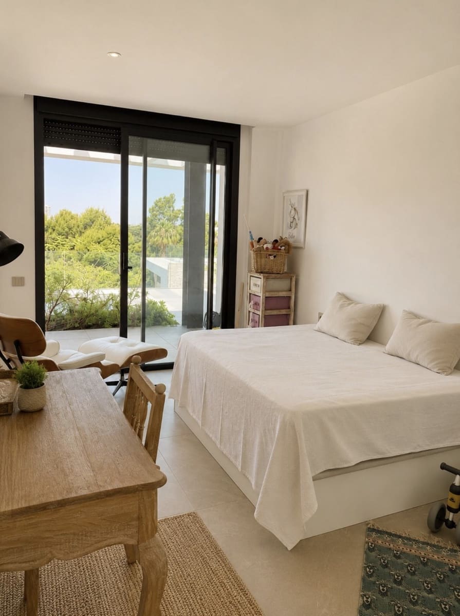 Apartamento de 4 habitaciones en Marbella en venta con piscina - 2.100.000 € (Ref: 10139406)