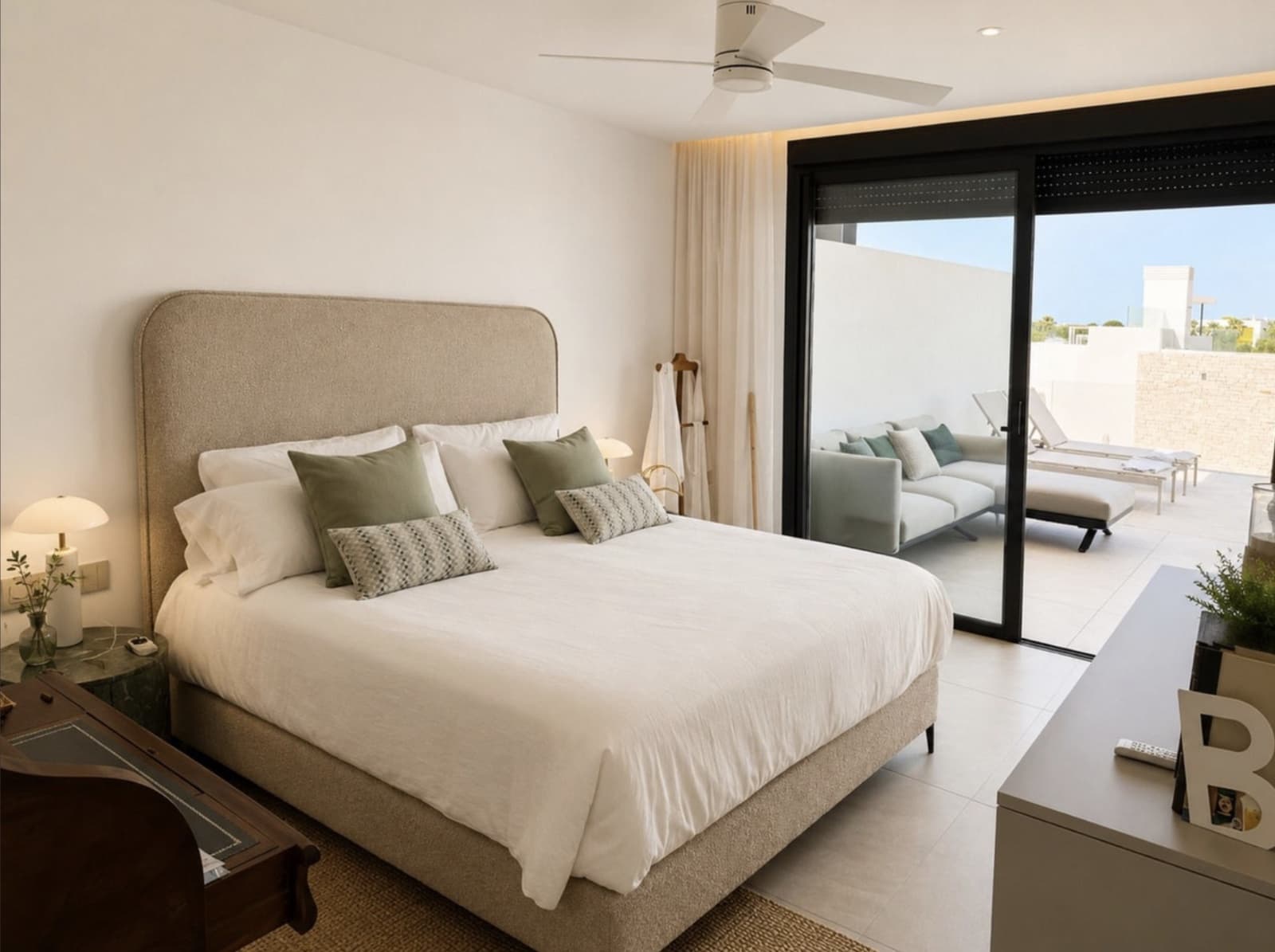 Apartamento de 4 habitaciones en Marbella en venta con piscina - 2.100.000 € (Ref: 10139406)