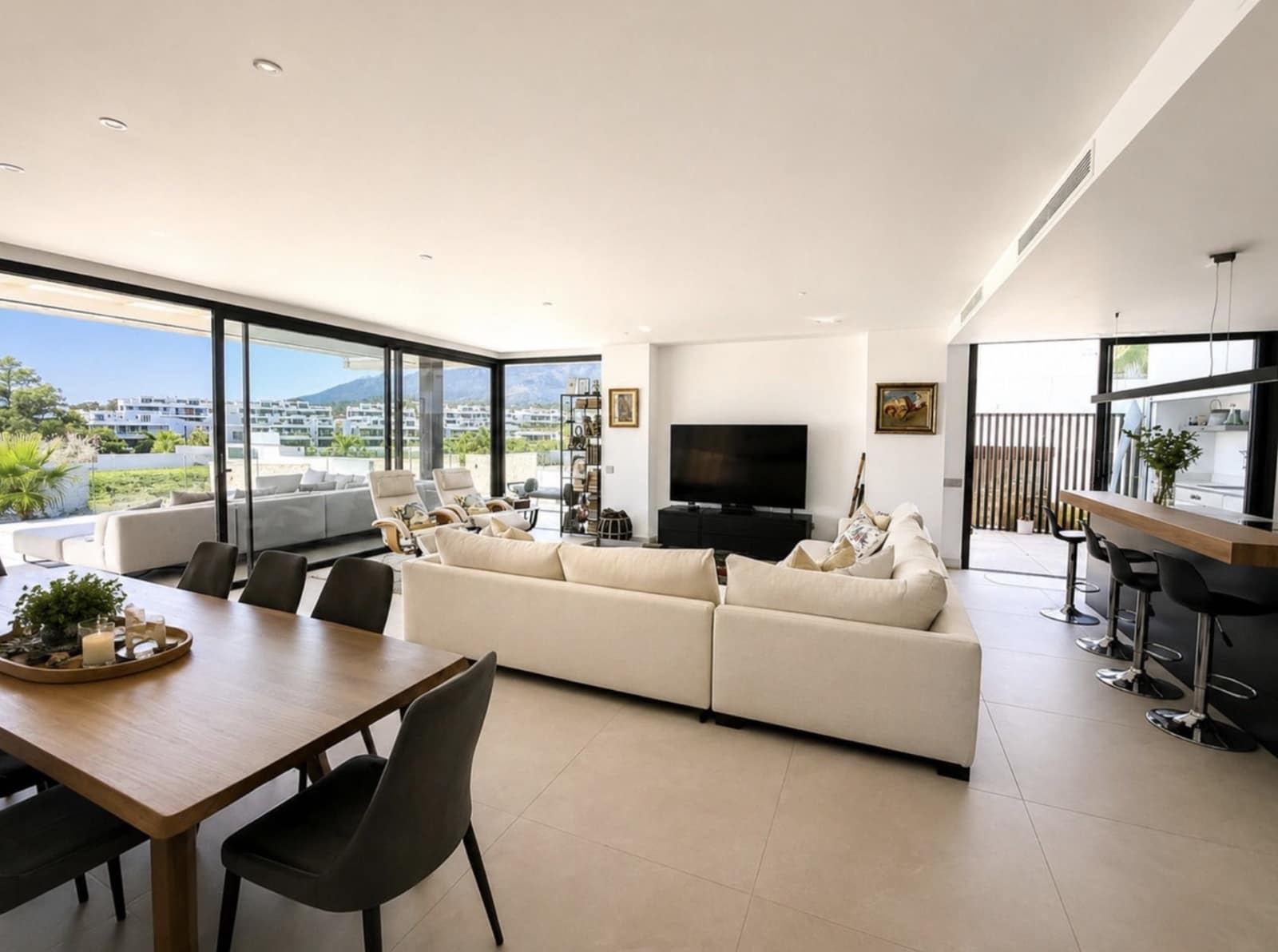 Apartamento de 4 habitaciones en Marbella en venta con piscina - 2.100.000 € (Ref: 10139406)