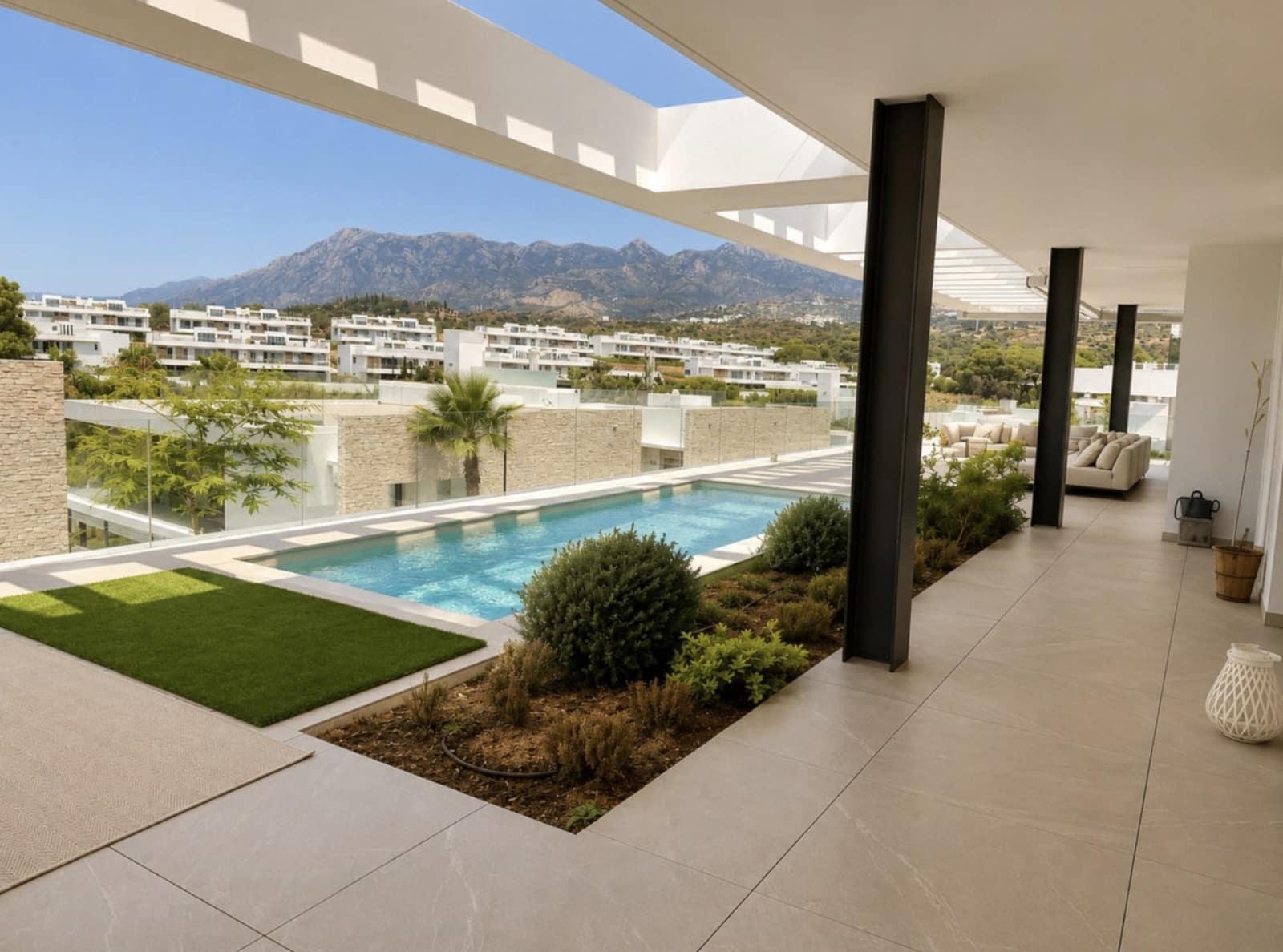 Apartamento de 4 habitaciones en Marbella en venta con piscina - 2.100.000 € (Ref: 10139406)