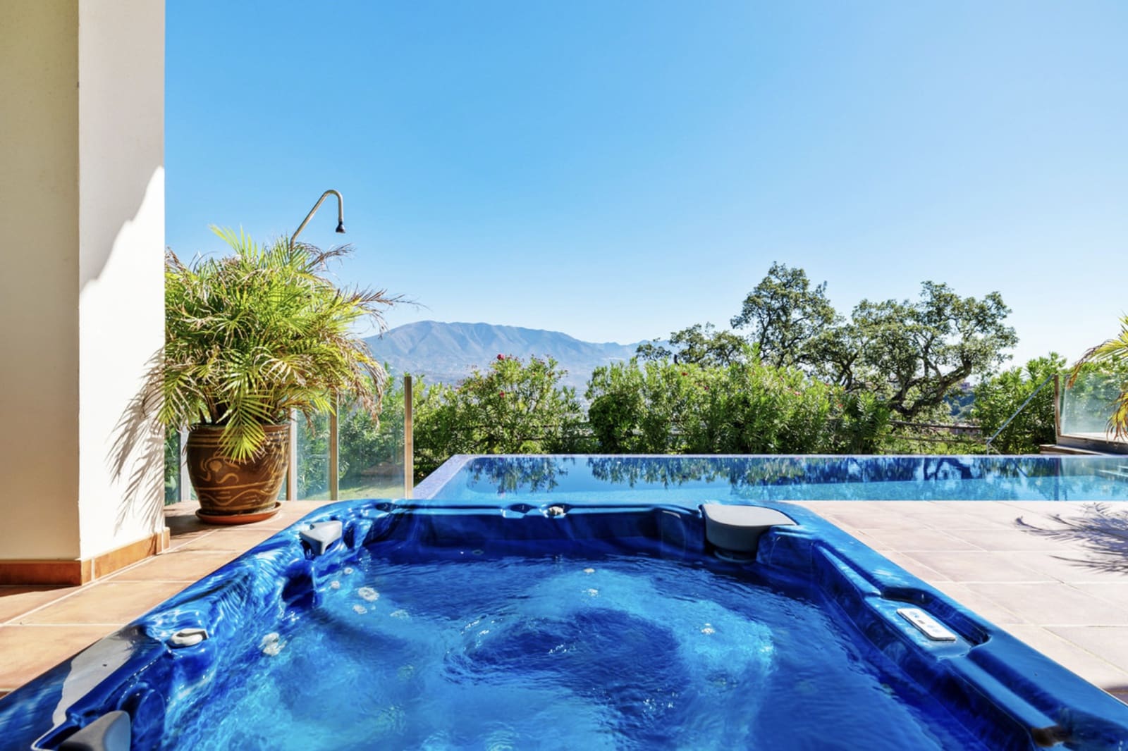 5 sypialnia Willa na sprzedaż w Marbella z basenem garażem - 2 100 000 € (Ref: 10139407)