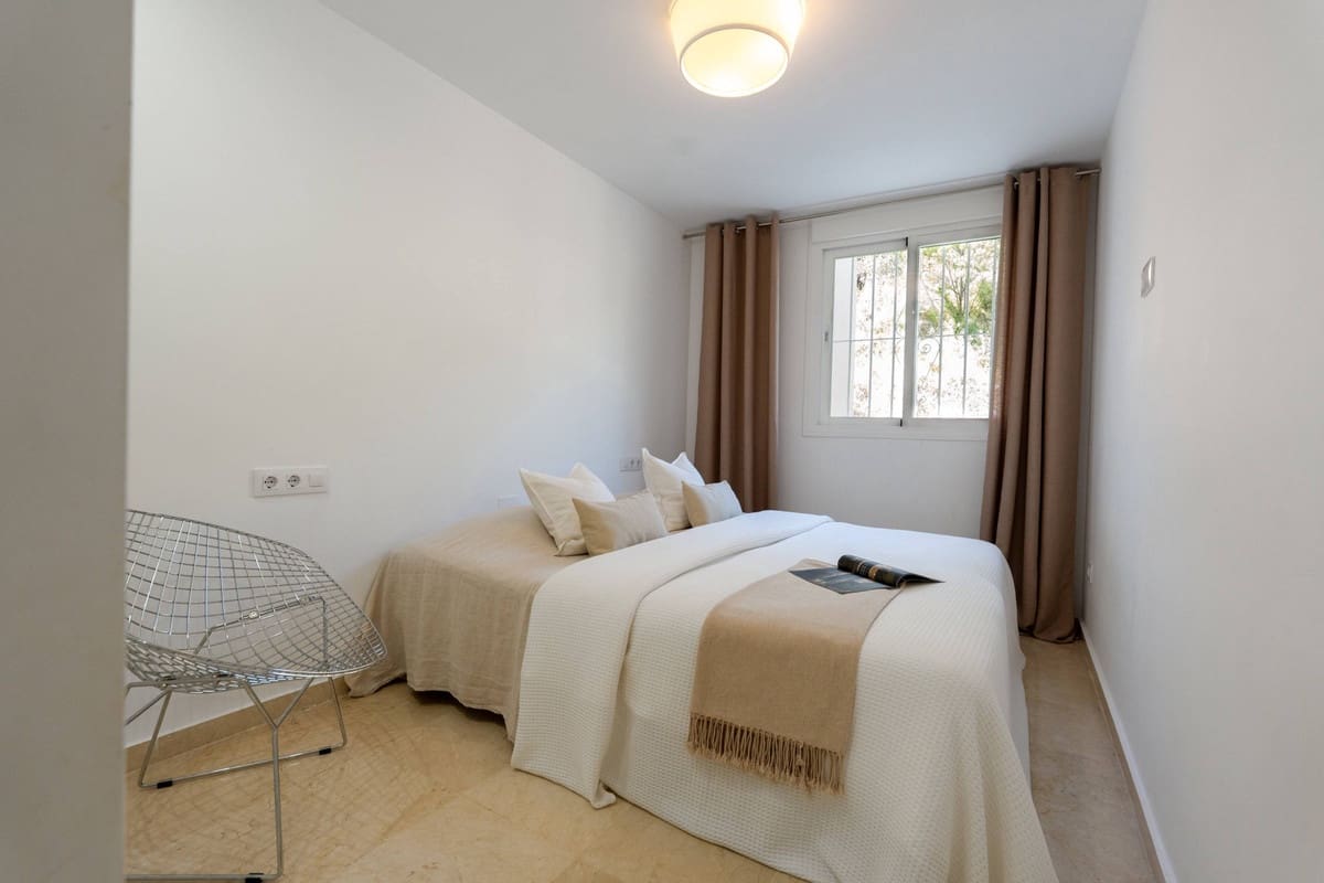 4 chambre Appartement à vendre à Nueva Andalucia avec piscine - 575 000 € (Ref: 10139408)
