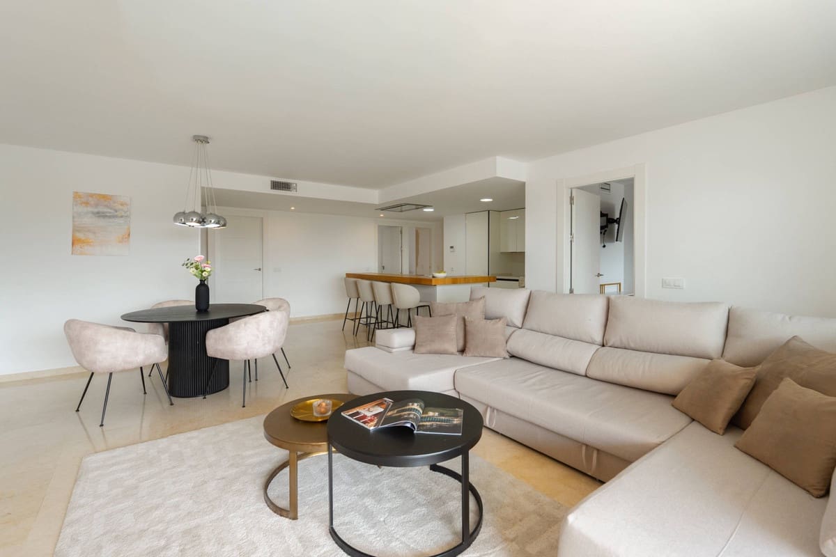 4 chambre Appartement à vendre à Nueva Andalucia avec piscine - 575 000 € (Ref: 10139408)