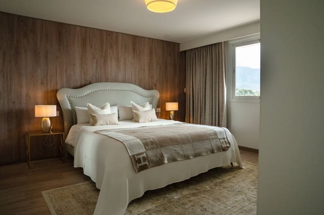 4 quarto Apartamento para venda em Nueva Andalucia, Marbella com piscina - 575 000 € (Ref: 10139408)