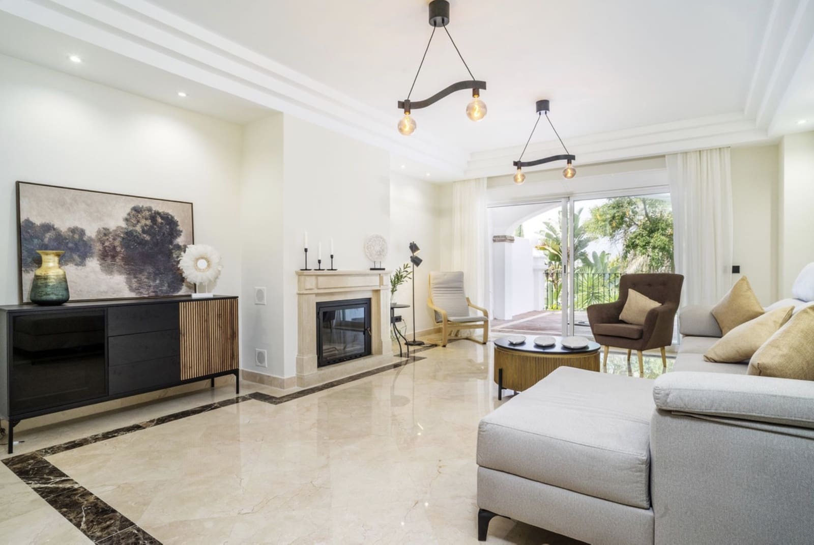 3 bedroom Apartment for sale in Marbella with pool - € 1,020,000 (Ref: 10139409)