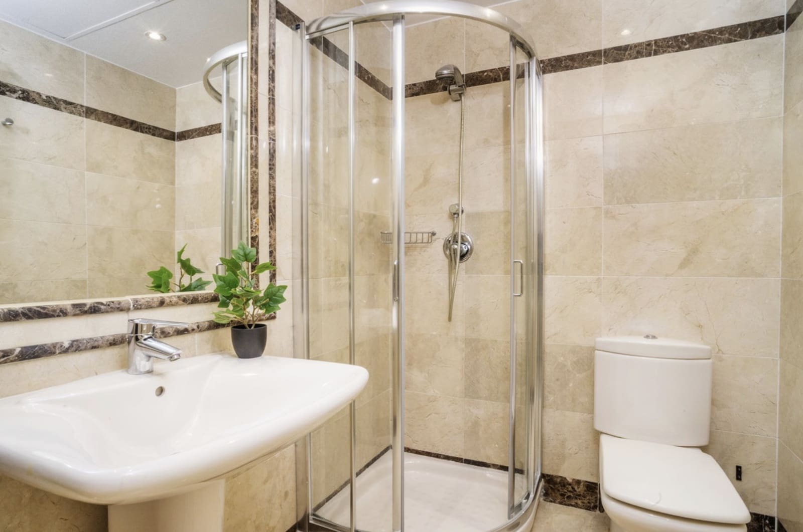 3 bedroom Apartment for sale in Marbella with pool - € 1,020,000 (Ref: 10139409)