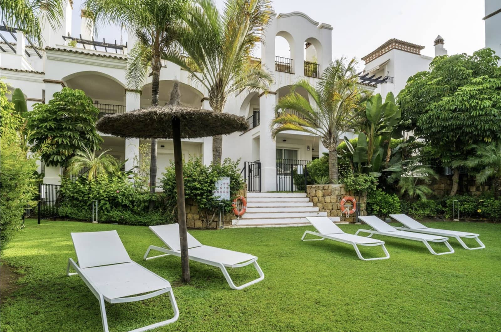 3 bedroom Apartment for sale in Marbella with pool - € 1,020,000 (Ref: 10139409)