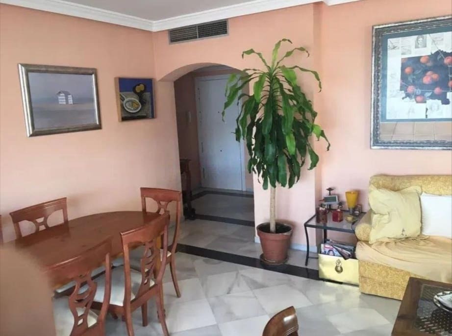 3 bedroom Penthouse for sale in Marbella with pool - € 635,000 (Ref: 10139410)