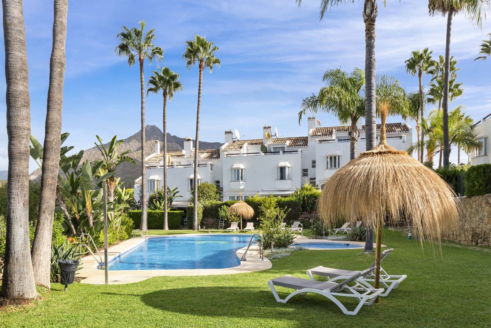 3 sovrum Hus till salu i Marbella med pool garage - 1 095 000 € (Ref: 10139411)